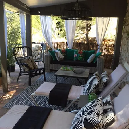 Le Jardin D'emile מלון 3*