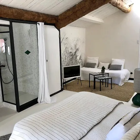 Le Jardin D'emile 호텔 3*