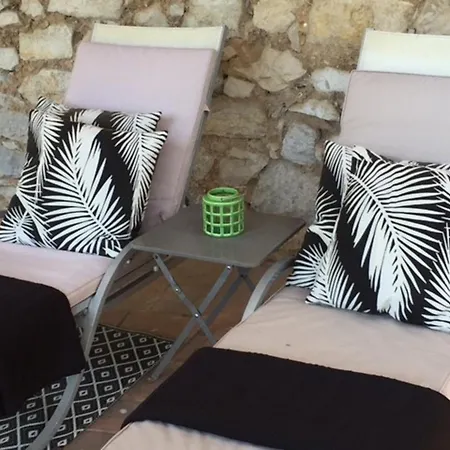 Le Jardin D'emile Hotel