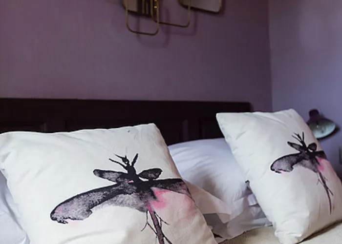 Le Jardin D'emile 3* 카시스