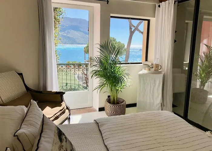 Le Jardin D'emile Hotel 3*